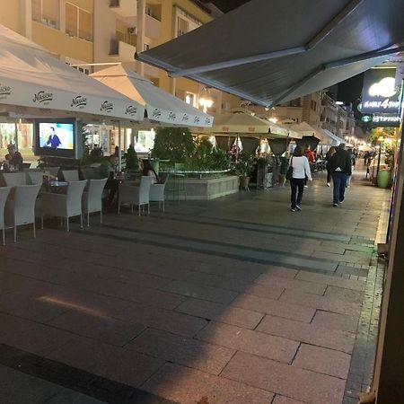 Ni Palas Central מראה חיצוני תמונה