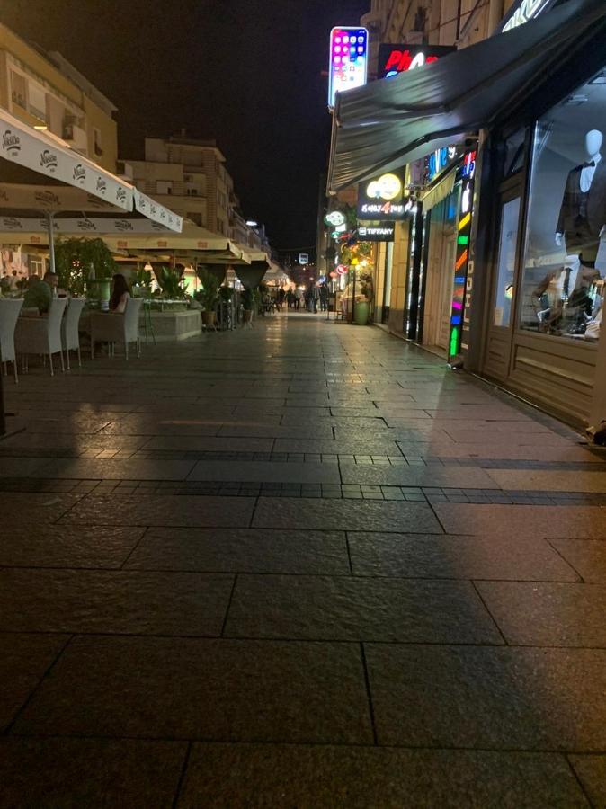 Ni Palas Central מראה חיצוני תמונה